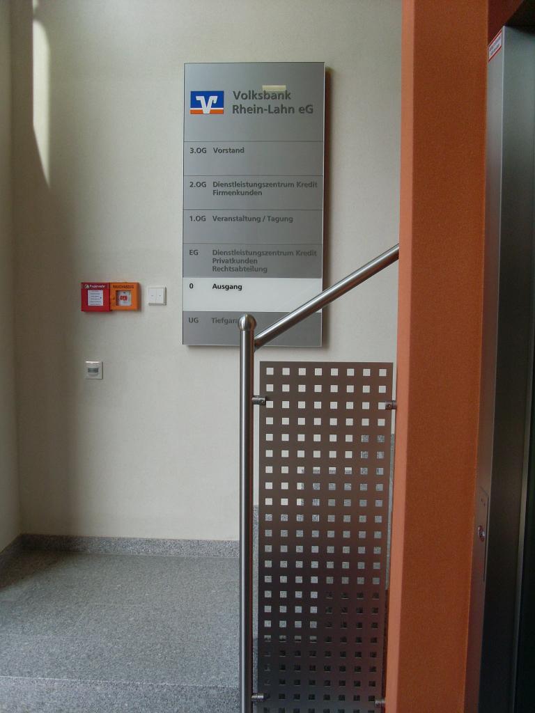 14_Eingangsbereich_Aufzug.jpg